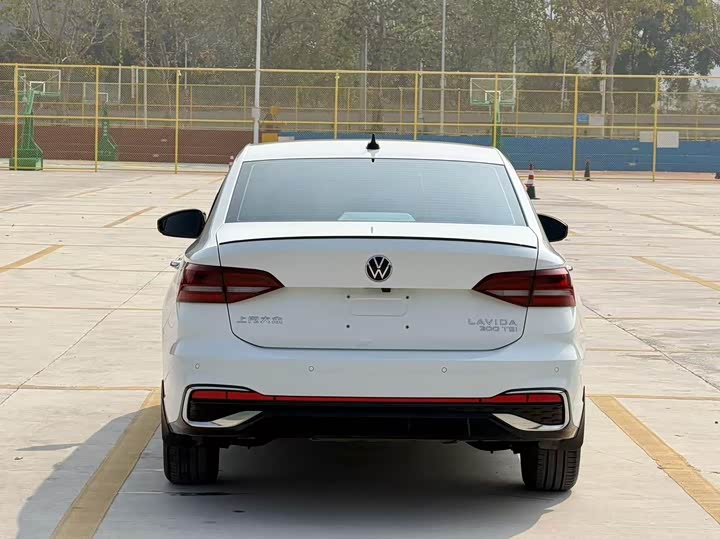 Фото 4 - Volkswagen Lavida