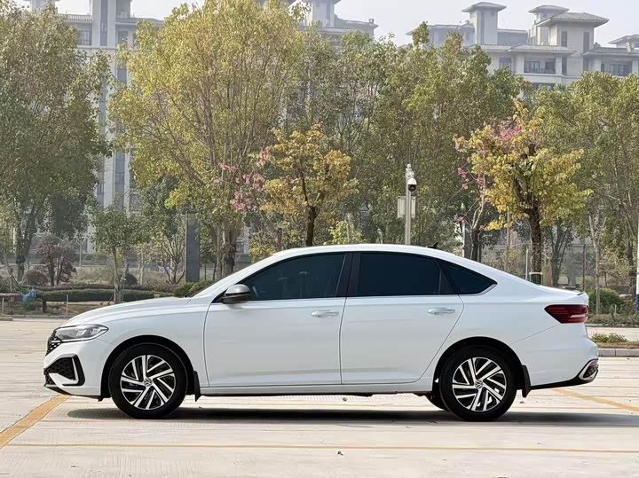 Фото 8 - Volkswagen Lavida