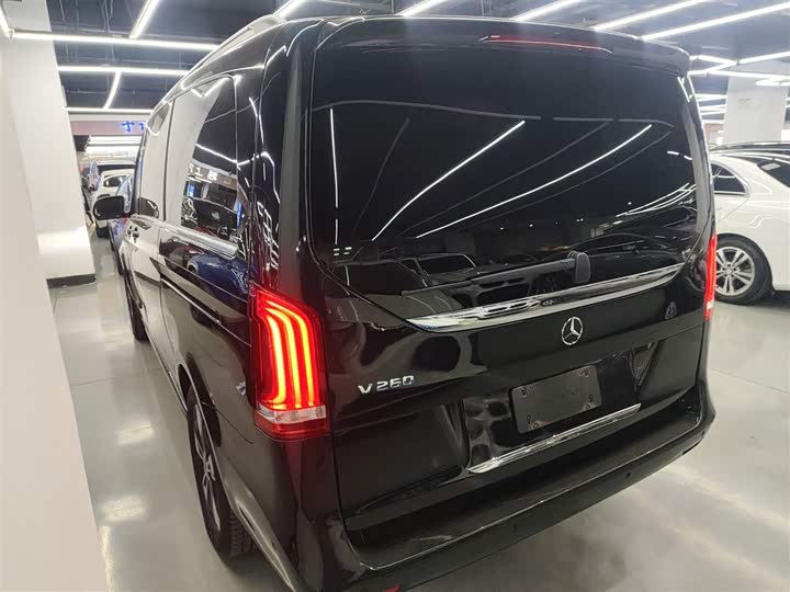 Фото 5 - Mercedes-Benz V-Class