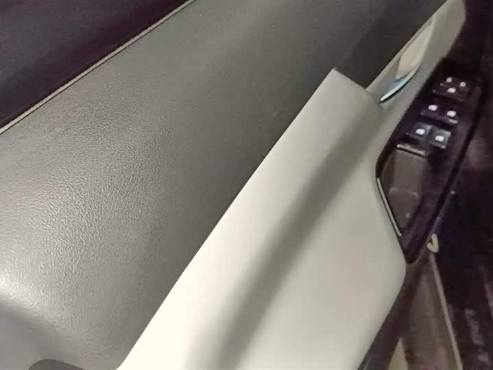 Фото 7 - Changan UNI-T