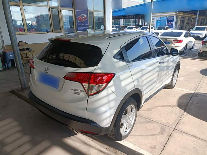 Фото 7 - Honda Vezel