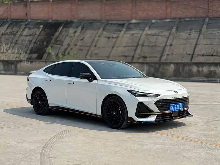 Фото 3 - Changan UNI-V