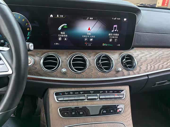 Фото 8 - Mercedes-Benz E-Class Hybrid