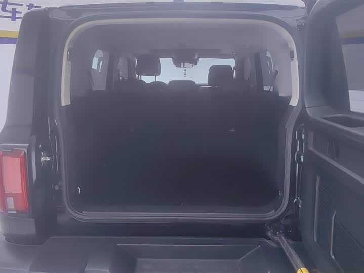 Фото 4 - Tank 300