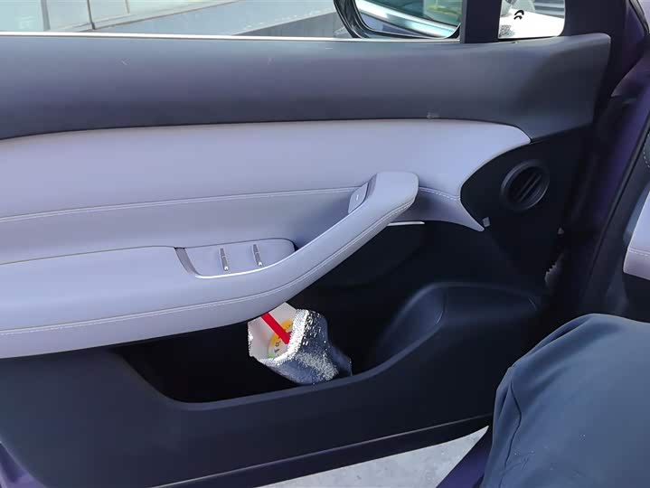 Фото 7 - Nio EC6