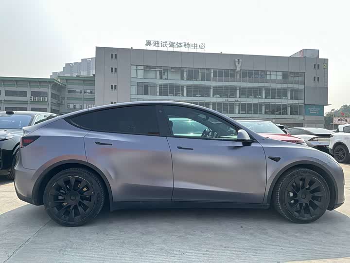 Фото 4 - Tesla Model Y