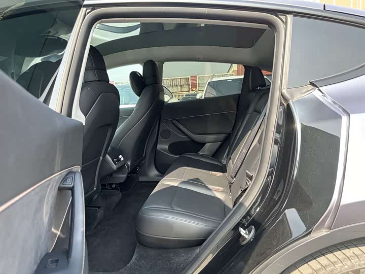 Фото 8 - Tesla Model Y