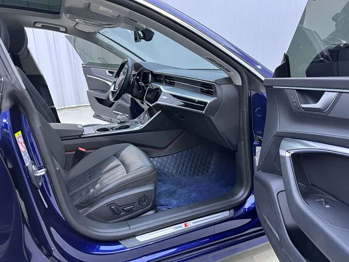 Фото 8 - Audi A7