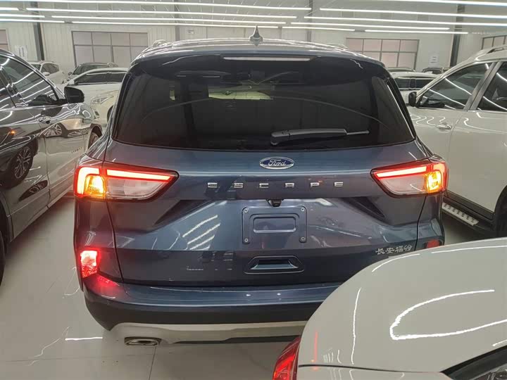 Фото 6 - Ford Escape