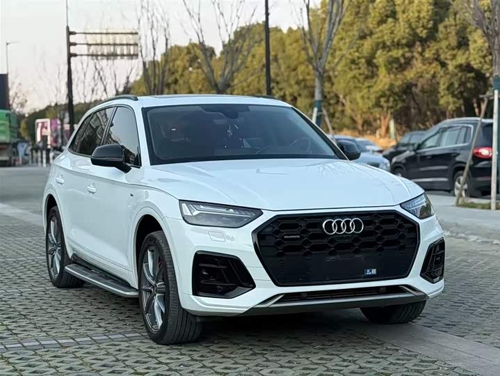 Фото 3 - Audi Q5L
