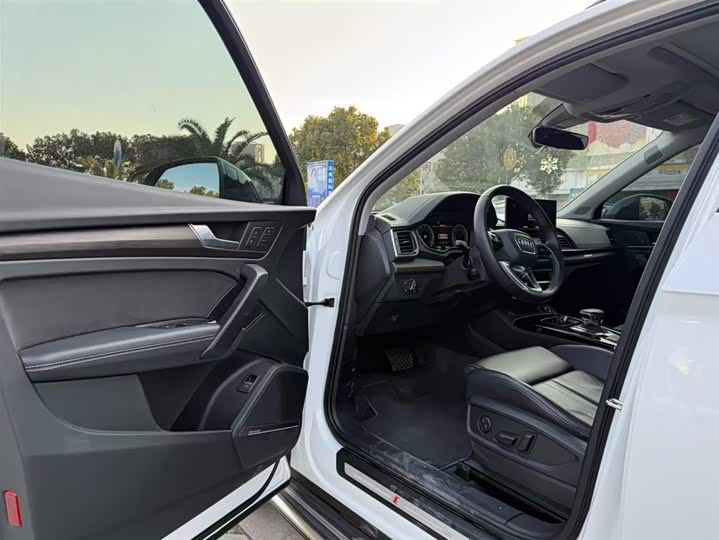 Фото 9 - Audi Q5L