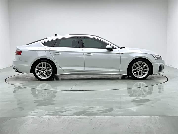 Фото 8 - Audi A5