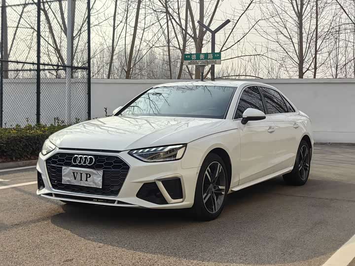 Фото 1 - Audi A4L