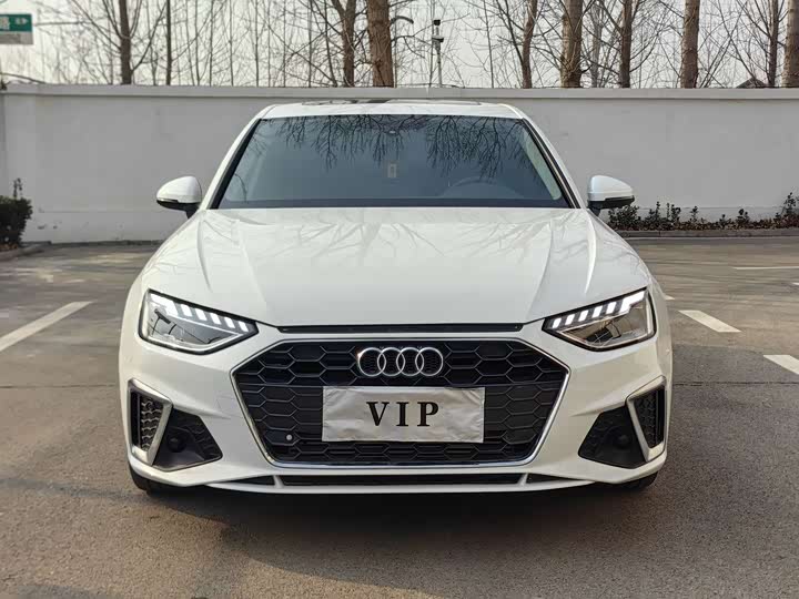 Фото 2 - Audi A4L