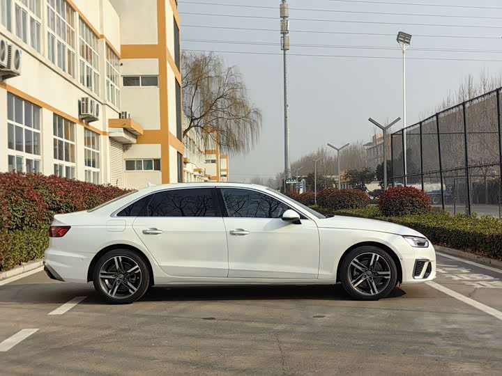 Фото 7 - Audi A4L