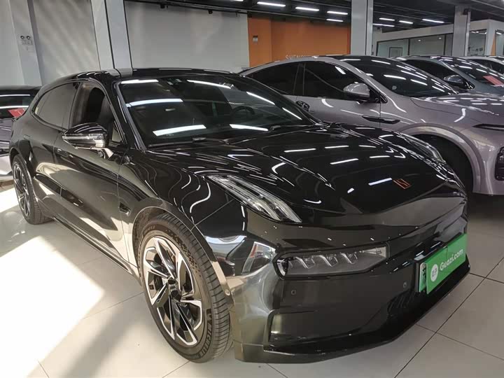 Фото 4 - Zeekr 001