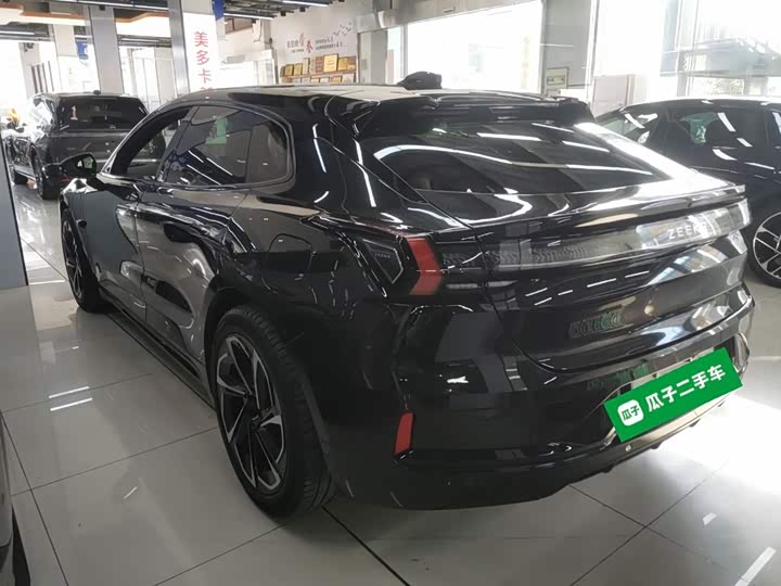 Фото 5 - Zeekr 001