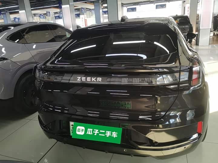Фото 6 - Zeekr 001
