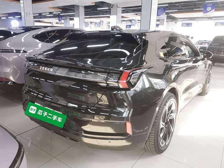 Фото 7 - Zeekr 001