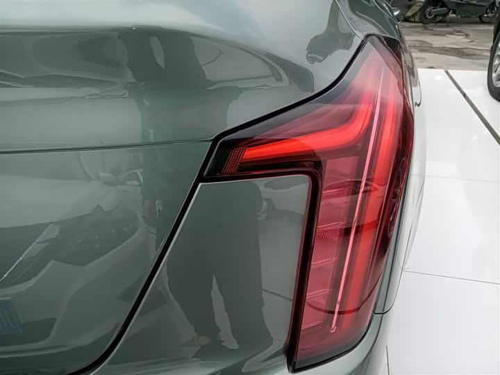 Фото 8 - Cadillac CT5