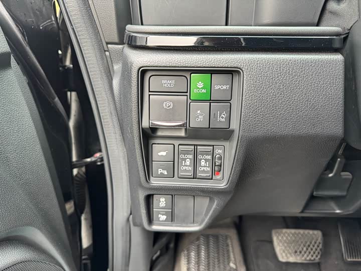 Фото 6 - Honda Elysion