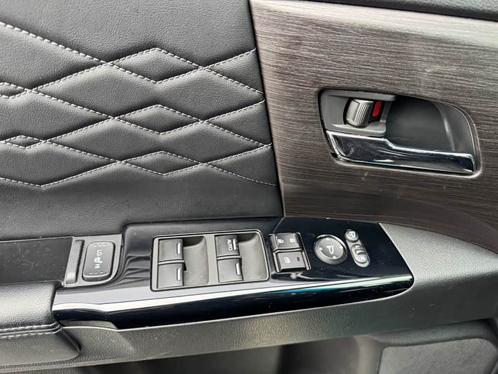 Фото 7 - Honda Elysion