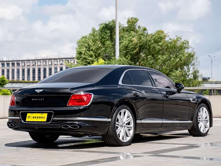 Фото 7 - Bentley Flying Spur