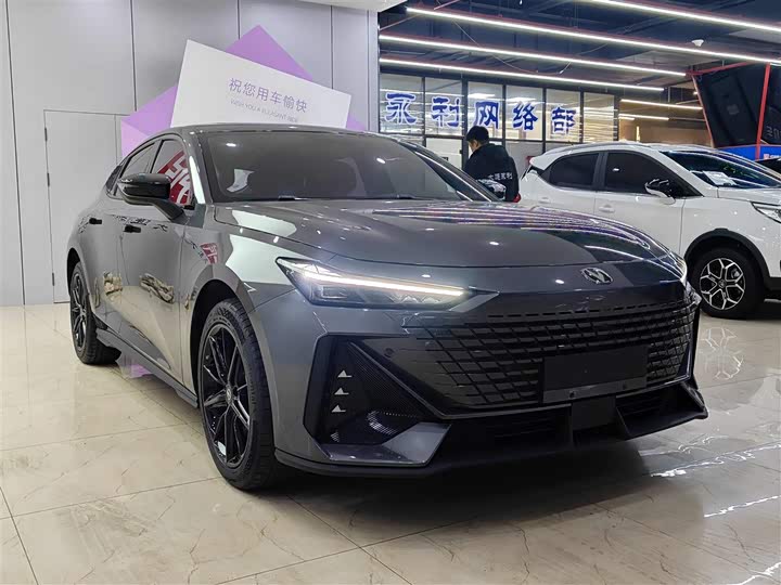 Фото 3 - Changan UNI-V Hybrid