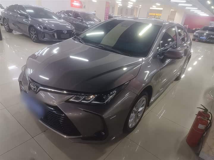 Фото 2 - Toyota Corolla