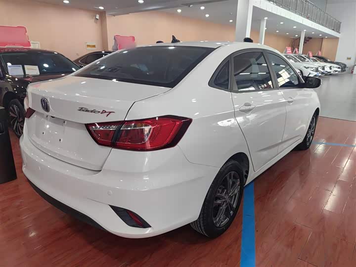 Фото 7 - Changan Eado DT