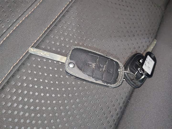 Фото 9 - Changan Eado DT