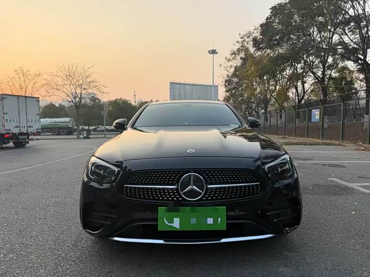 Фото 2 - Mercedes-Benz E-Class