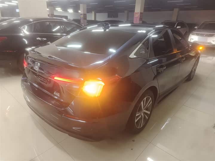 Фото 7 - Honda Civic