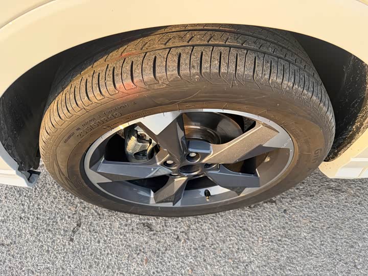 Фото 4 - Audi Q3