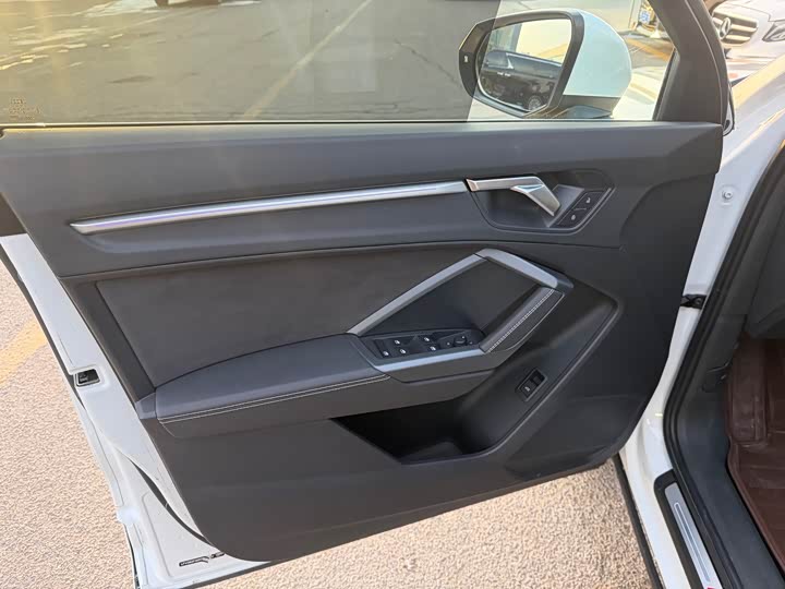 Фото 6 - Audi Q3