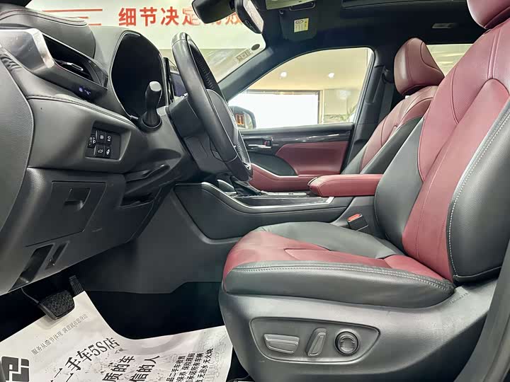 Фото 8 - Toyota Crown Kluger