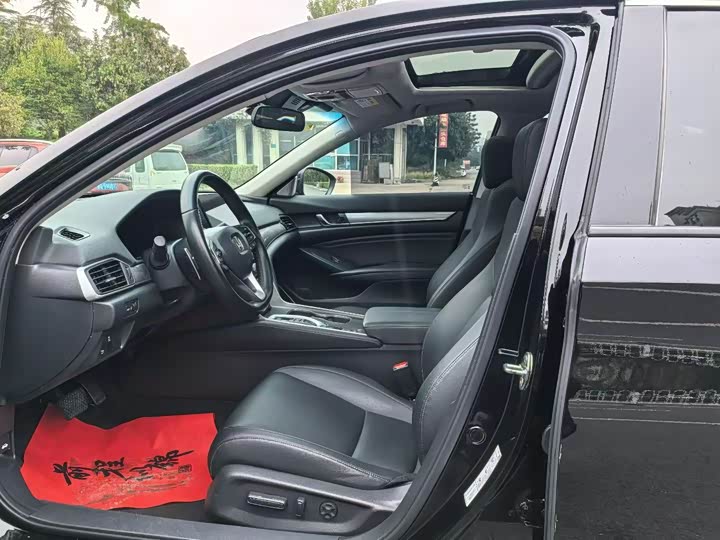 Фото 7 - Honda Accord