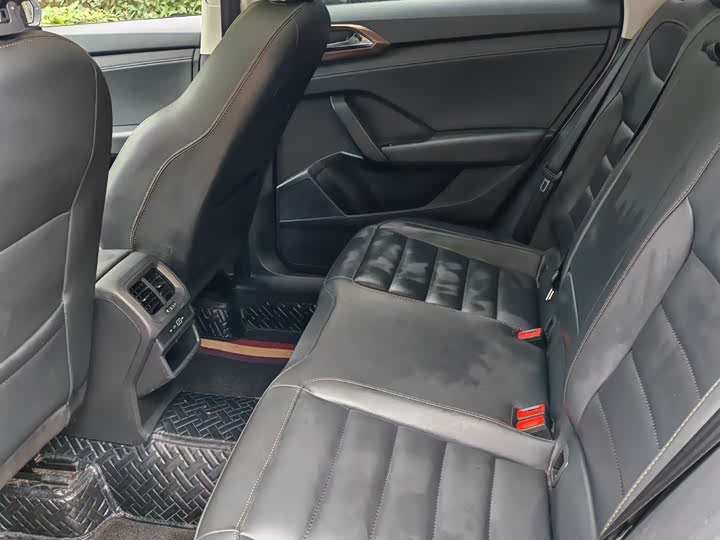 Фото 6 - Volkswagen Tharu