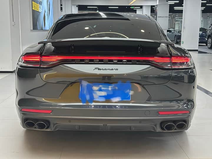 Фото 3 - Porsche Panamera