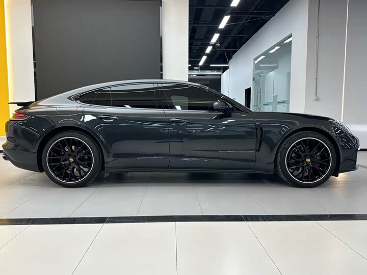 Фото 5 - Porsche Panamera