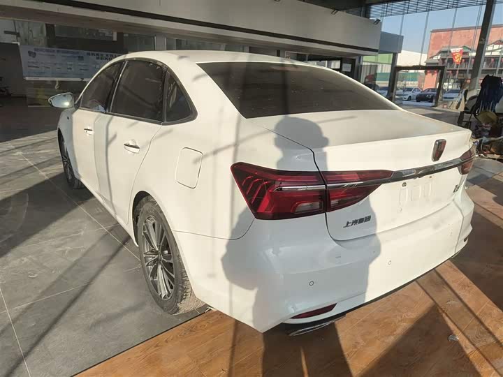 Фото 5 - Roewe i6