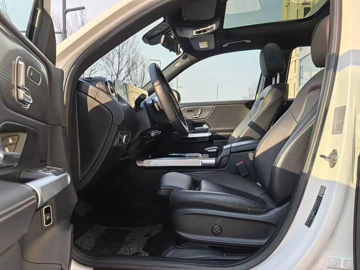 Фото 5 - Mercedes-Benz EQB