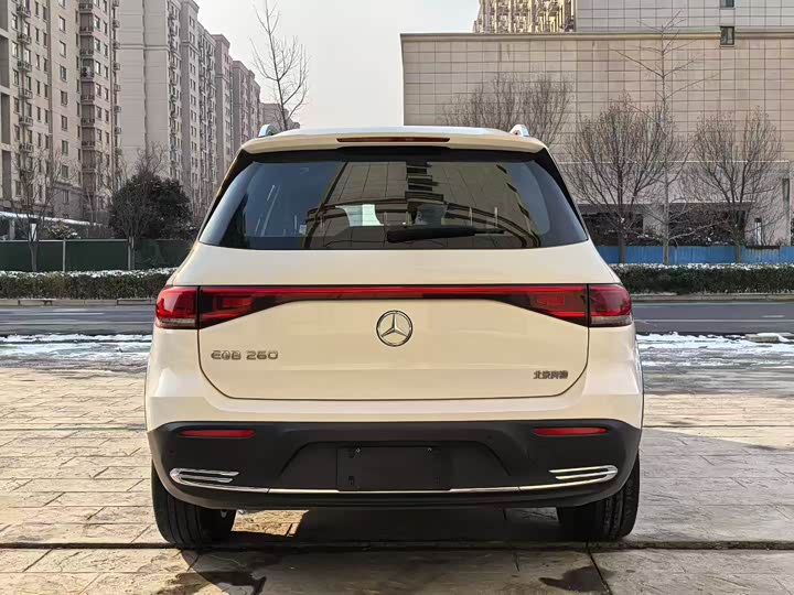 Фото 8 - Mercedes-Benz EQB