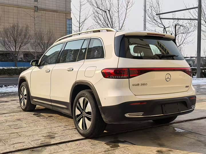 Фото 9 - Mercedes-Benz EQB