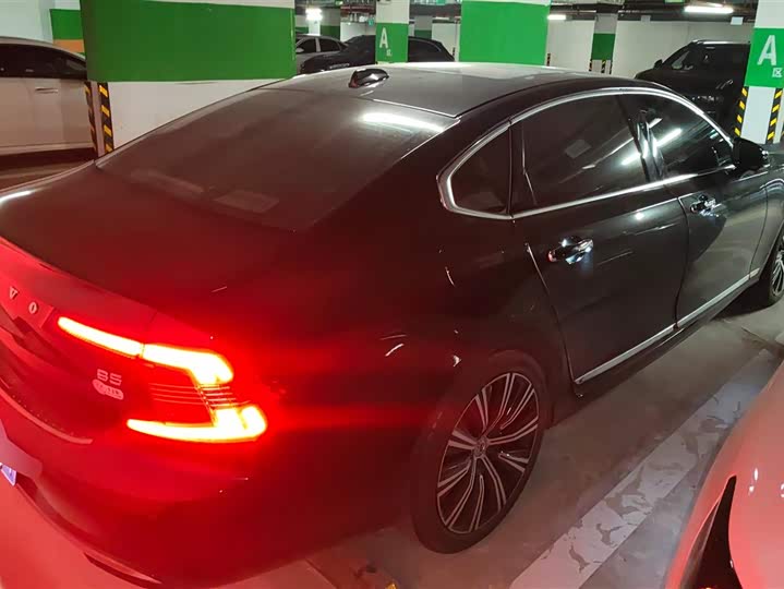 Фото 3 - Volvo S90