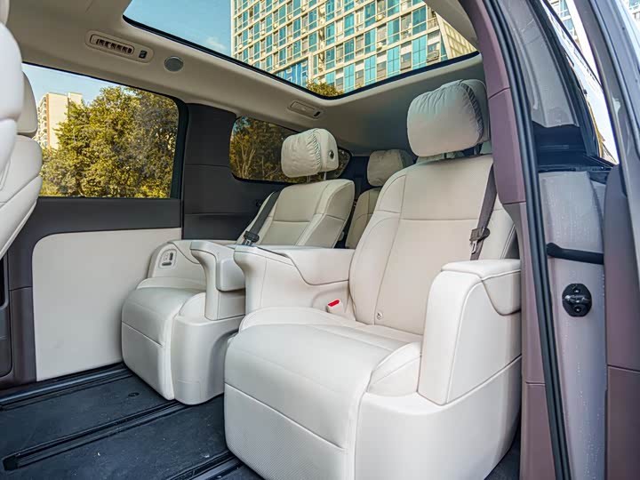 Фото 8 - LiXiang Mega