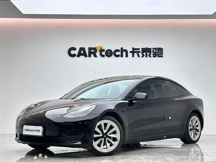 Фото 1 - Tesla Model 3