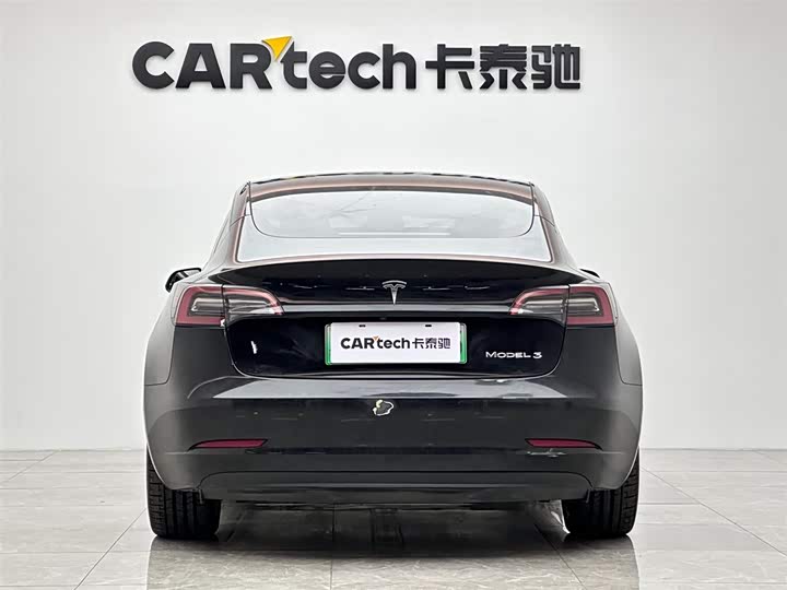 Фото 4 - Tesla Model 3