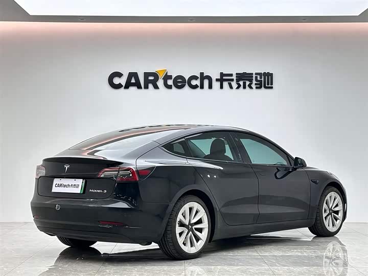 Фото 5 - Tesla Model 3