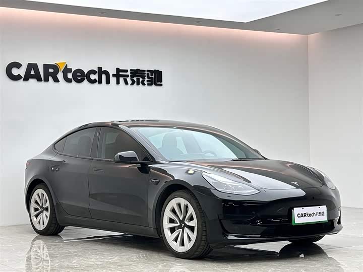 Фото 6 - Tesla Model 3
